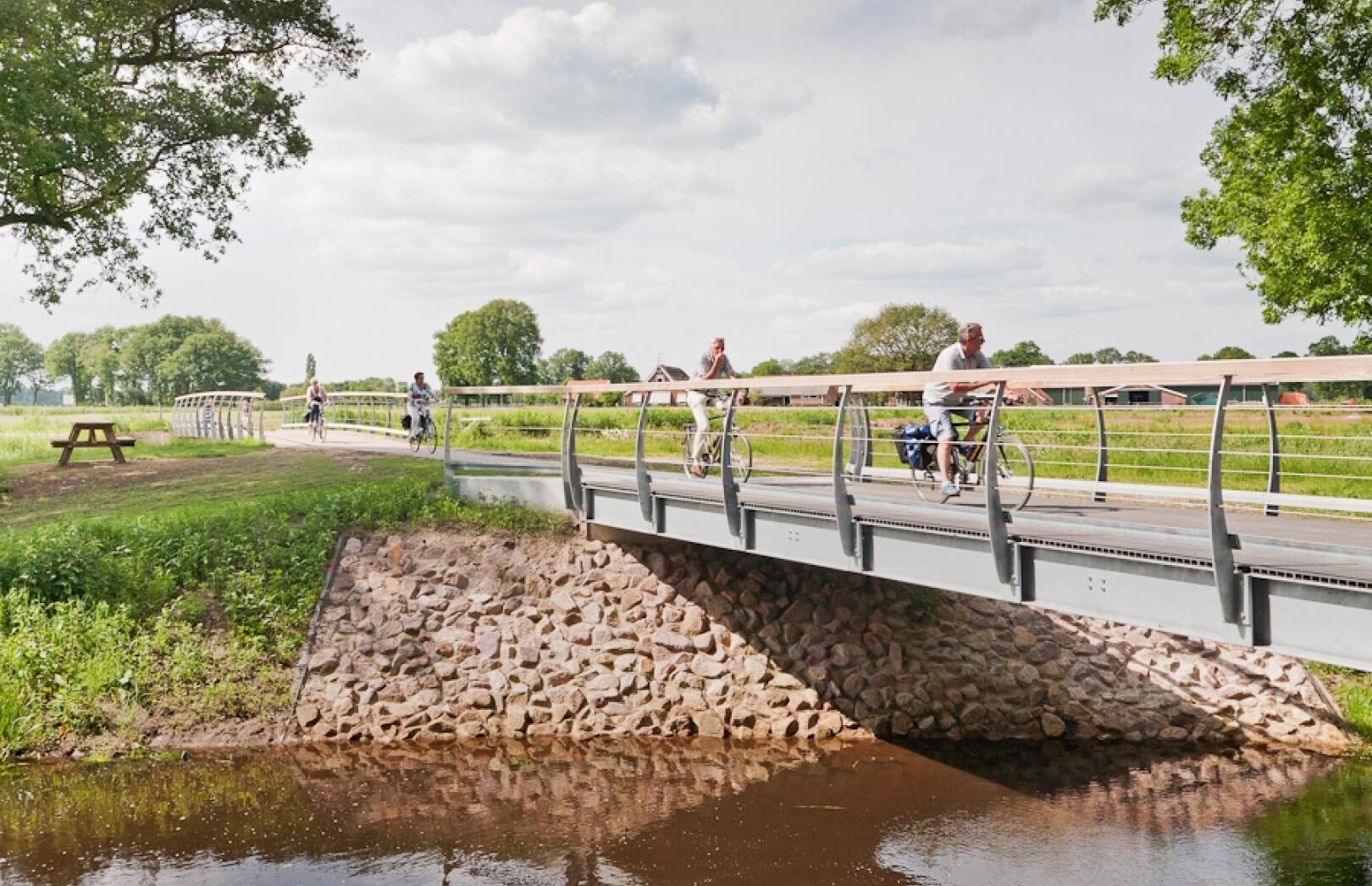 Fietspaden-en-bruggen-buitengebied-Enter-5-aspect-ratio-1920-1240